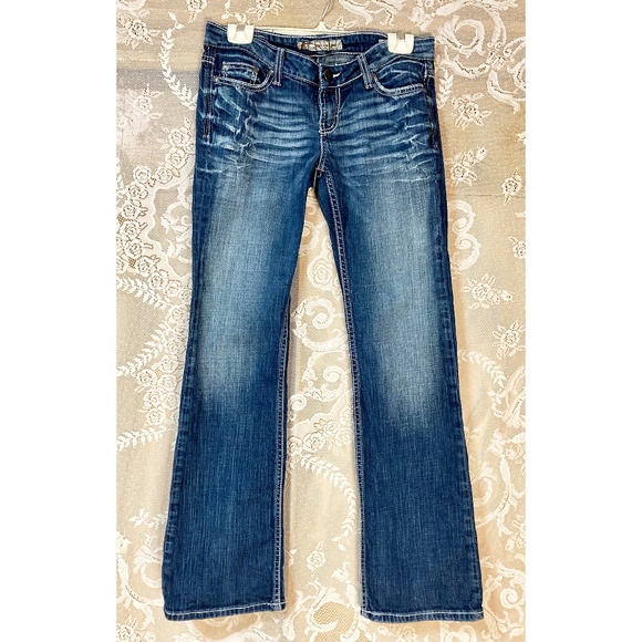 BKE Stella Women's Jeans Size 27, Embellished Decor on Back Flap Pockets - Picture 1 of 5